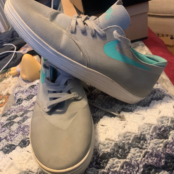 Nike snickers - Picture 1 of 2